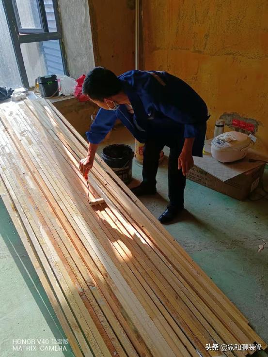 吊顶用轻钢龙骨还是木龙骨石膏板,石膏板吊顶是木龙骨还是轻钢龙骨