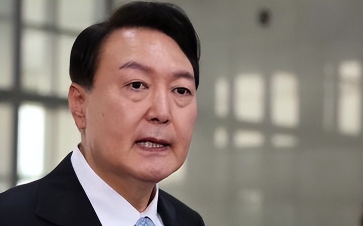 韩国50万人大*工罢**，要求“尹锡悦下台”，文在寅重出江湖开始反击