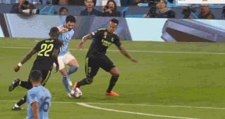 b席任意球破门沃克鼓掌,b席2分钟进球