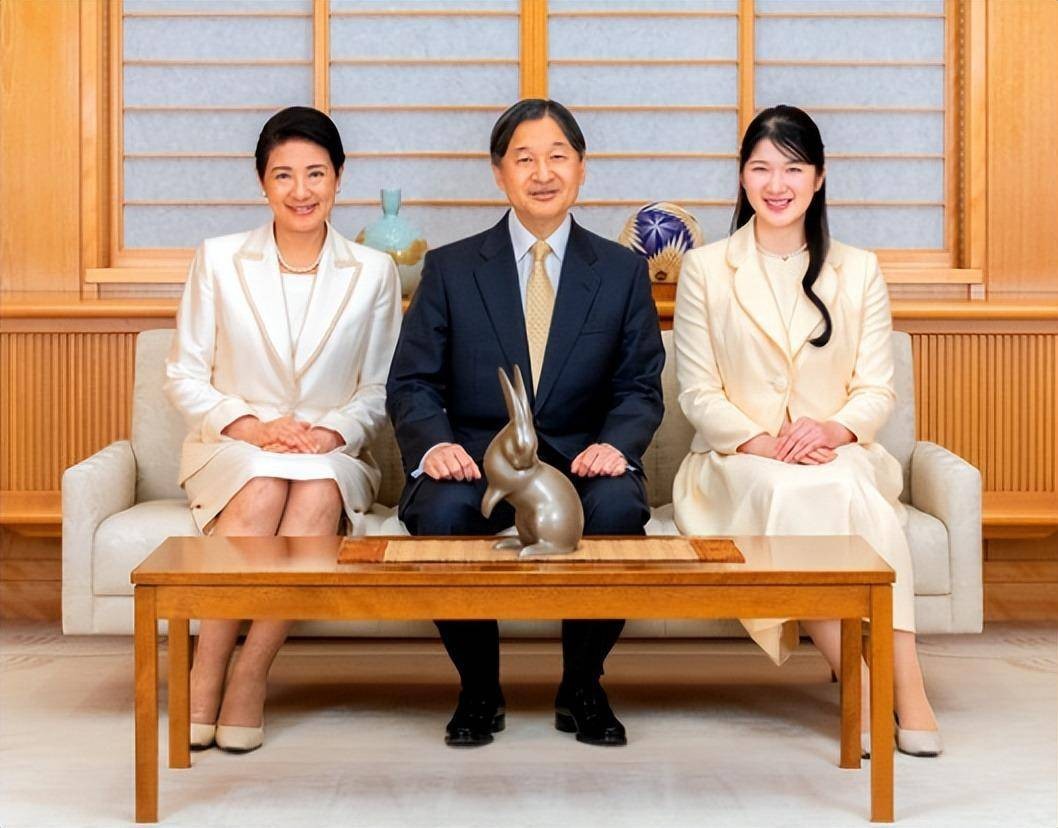 日本天皇独女爱子公主：因长相普通被网暴，21岁被日本网友催婚！