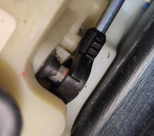 换挡顿挫升级变速箱可以解决吗,朗动方向盘卡滞完美解决办法