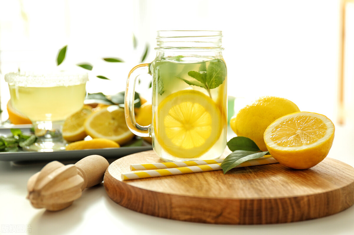 柠檬电解质水加盐,咸柠檬电解质水的正确泡法