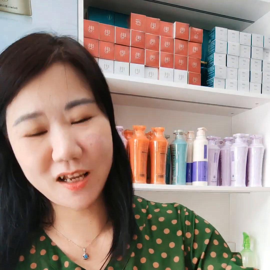 染头发自己染的全过程,染头发视频自己在家染短发