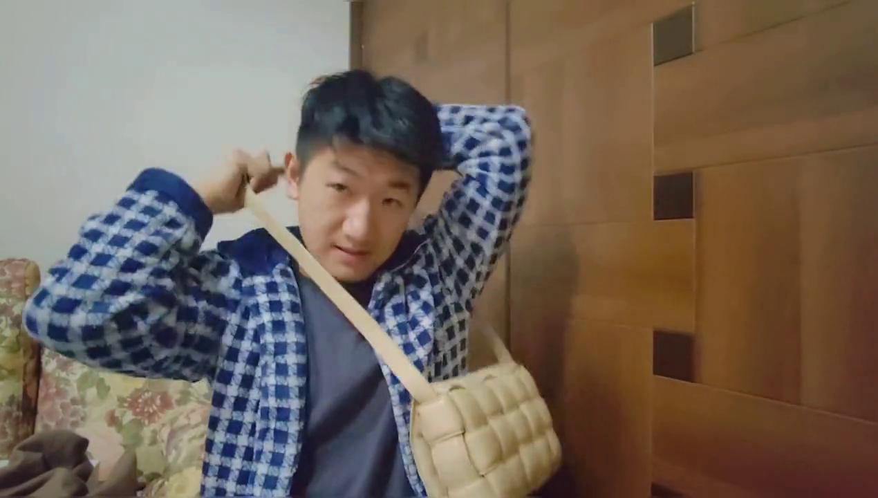 bv15格包包鉴别,bv枕头包尺寸评测