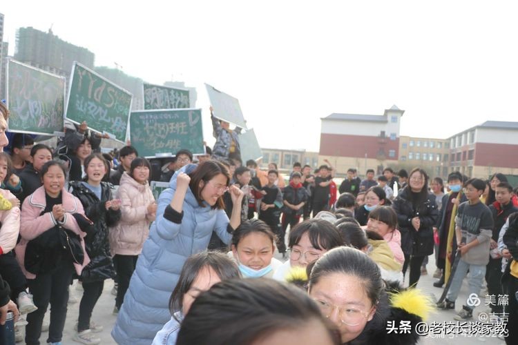 学校拔河比赛点面结合,学校拔河比赛精彩瞬间