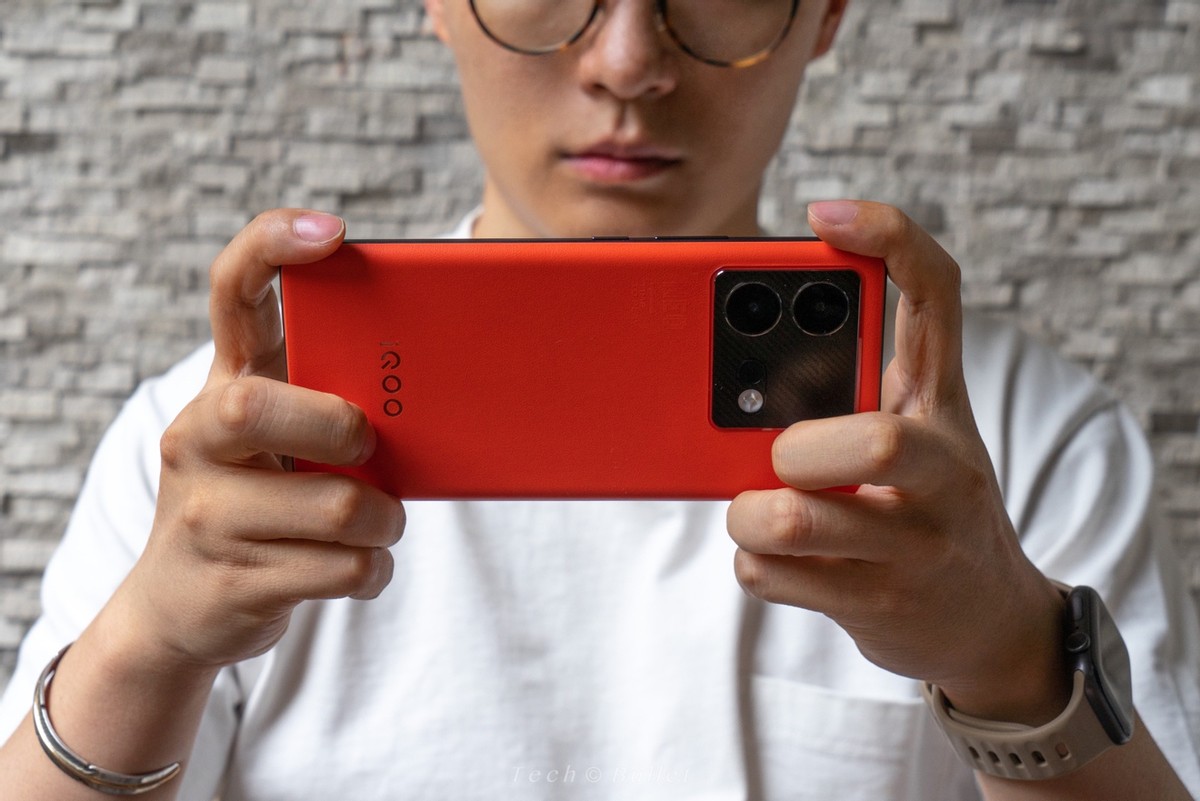 iqooneo8pro游戏体验,不玩游戏可以买iqooneo8pro吗