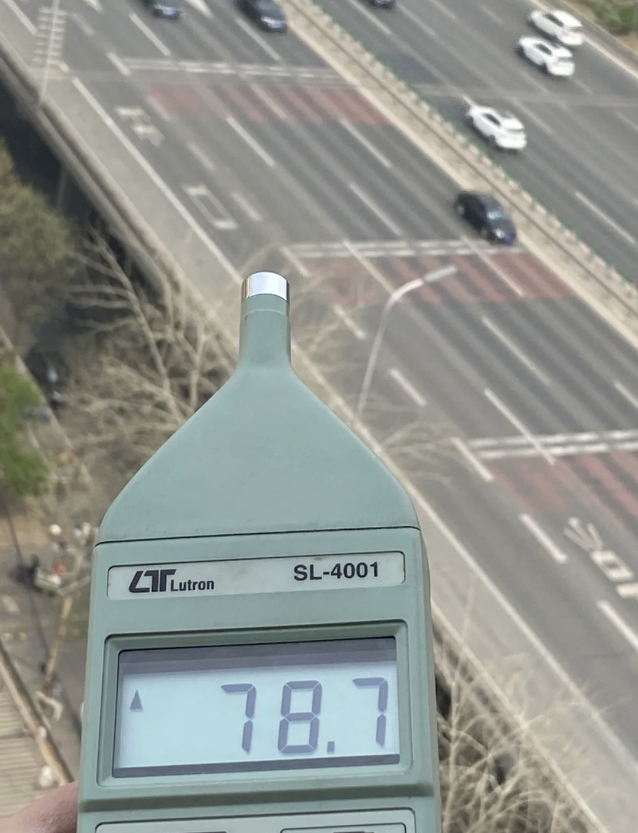 阳台推拉门还是不拆好,阳台装推拉门和不装推拉门的区别