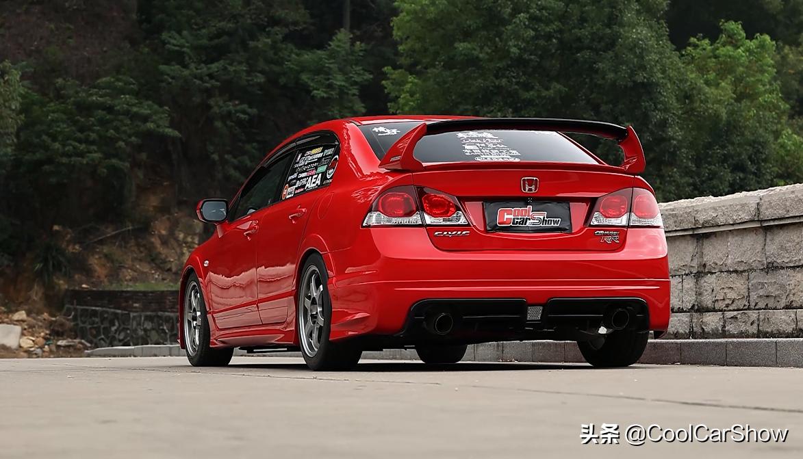 从姿态到竞技，AT换MT，这位车友是如何被八代思域“毒害”的？