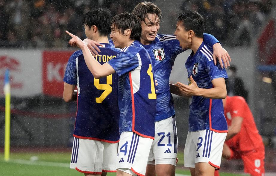 亚洲2支球队接连爆冷,2比3输沙特后的中国足球