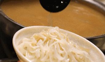 开了20年的街边小店,天津喝汤凉皮