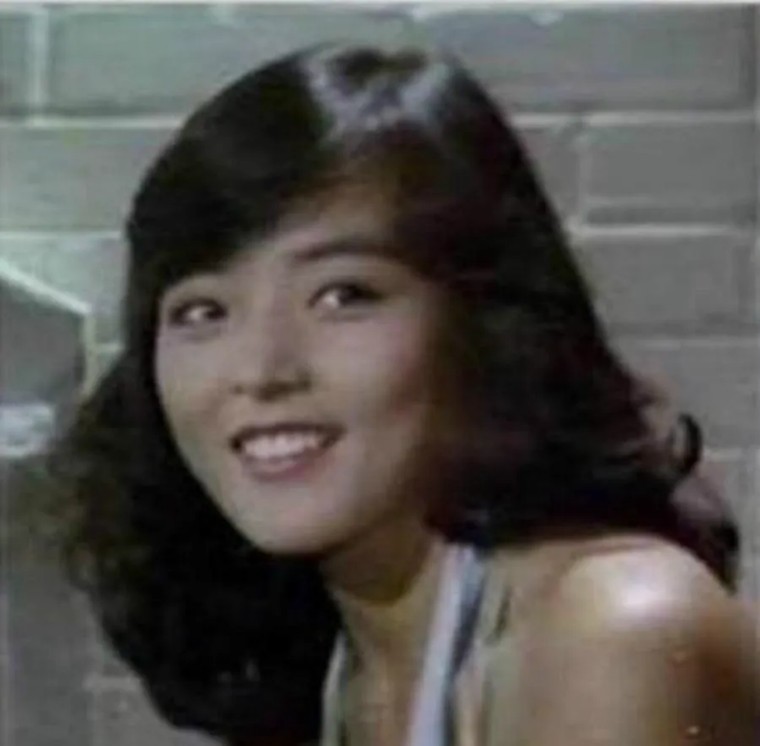 *星艳**出家当尼姑，称看小电影不如自己演，犀利点评林志玲是小黑枣