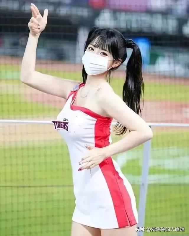 韩国电音女王李多惠,韩国世界杯电力舞啦啦队李多惠