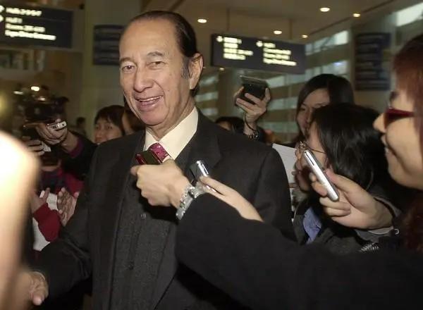 提携霍英东和何鸿燊，崩牙驹都不敢得罪他，澳门王何贤到底有多牛