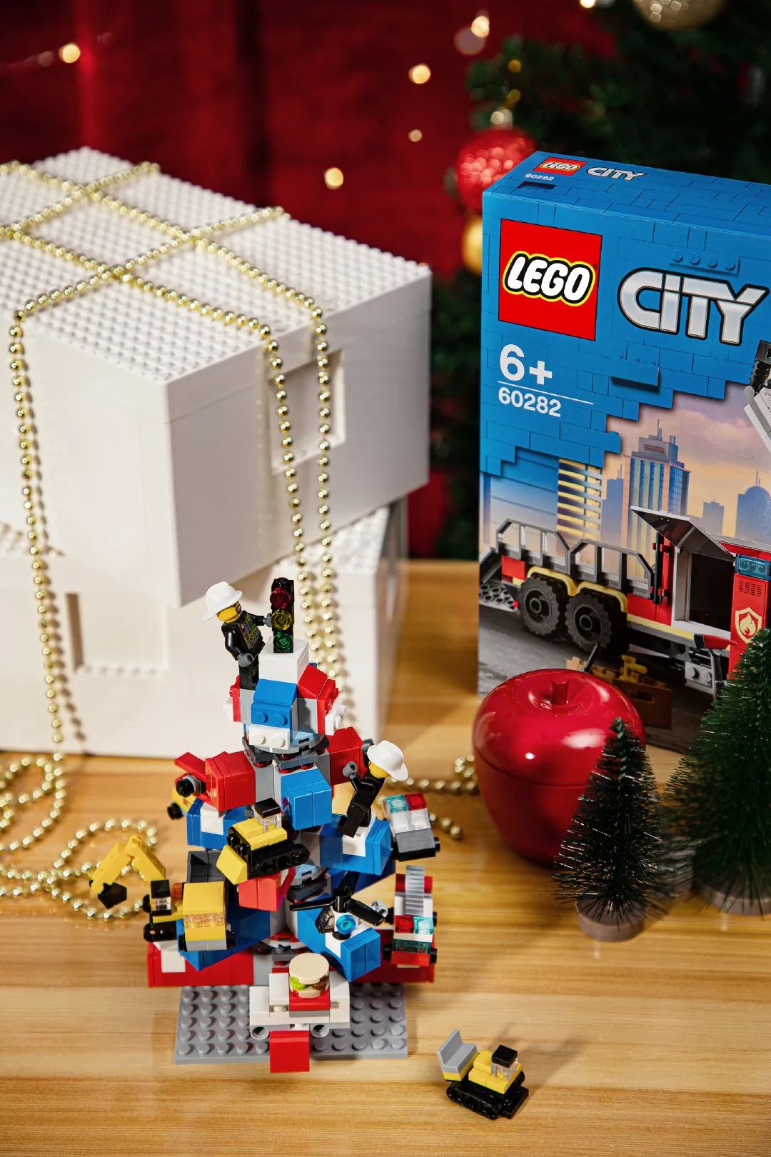 乐高圣诞节搭建作品,乐高怎么做圣诞树和礼物