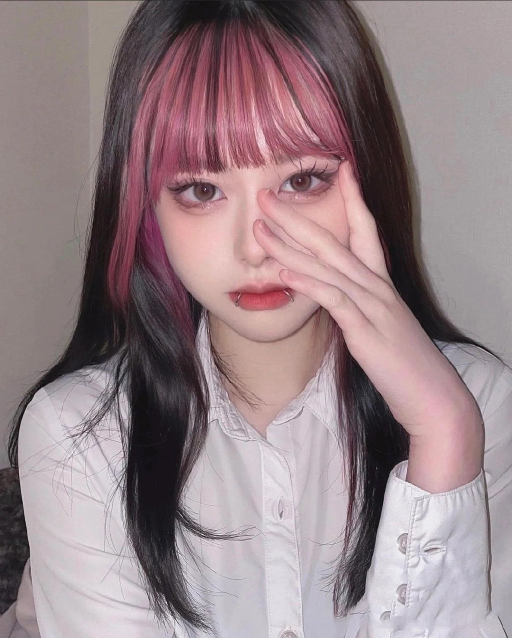 法式刘海漂染蓝色,法式八字刘海染什么色好看