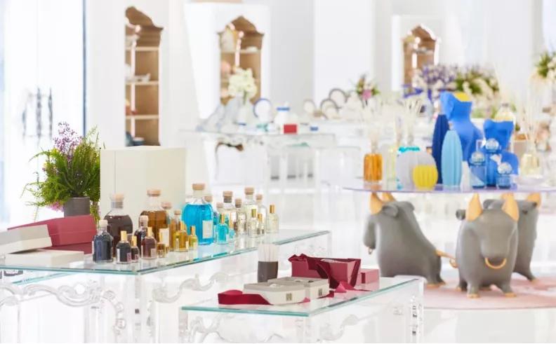 “疯狂大胆”的美克家居洞学馆如何颠覆传统家具店想象？