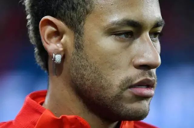 巴舒亚伊世界杯搞笑,巴舒亚伊美甲