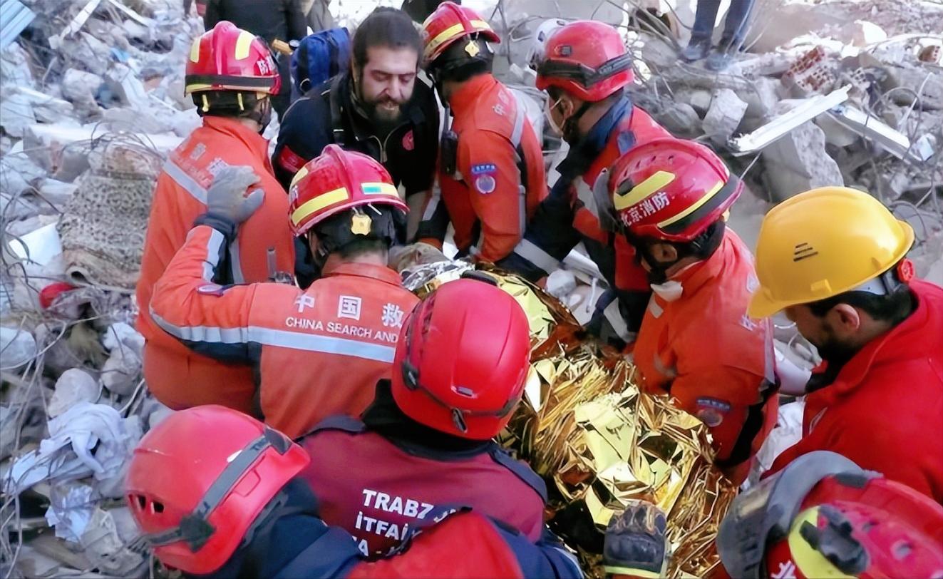 臭袜子，破内衣？美日韩捐奇葩物资，土耳其灾民：不想捐可不捐！