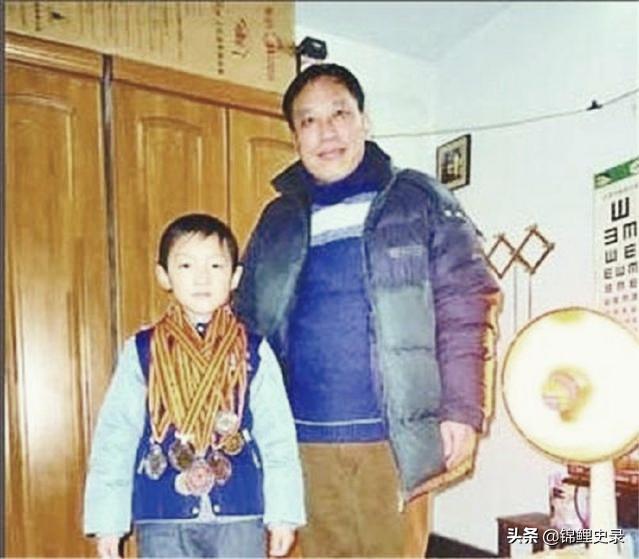 神童何雪豪被军校特招,8岁上军校的神童现在怎么样了