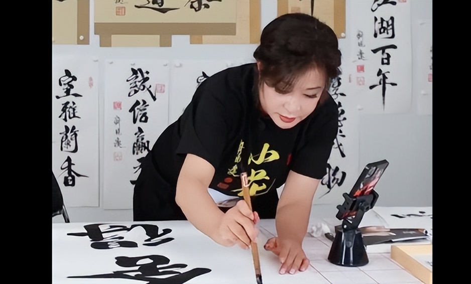 刘晓庆曝光监狱生活,刘晓庆三次婚姻曝光