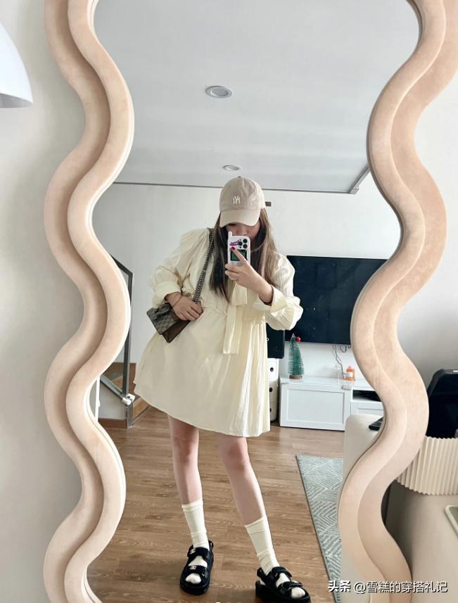 女人不管差不差钱，尽量少穿这3双“邋遢鞋”，看着廉价掉档次