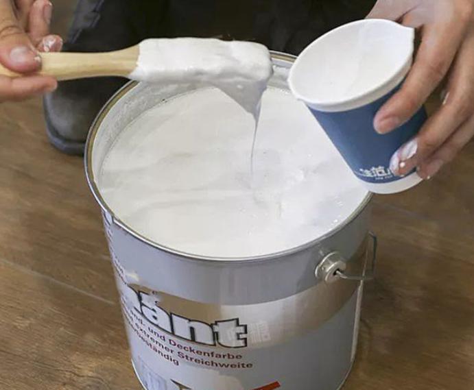 100元的乳胶漆能用吗,100元一桶的乳胶漆