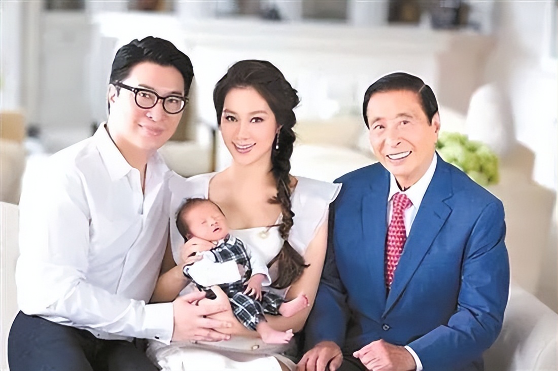 高调亮相戛纳，章泽天真没怀三胎？