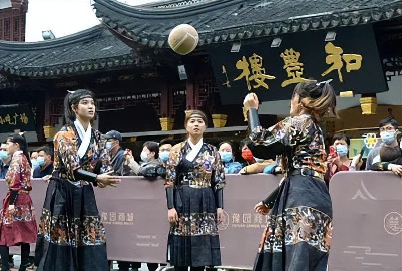 古代蹴鞠,古代女子蹴鞠有多飒