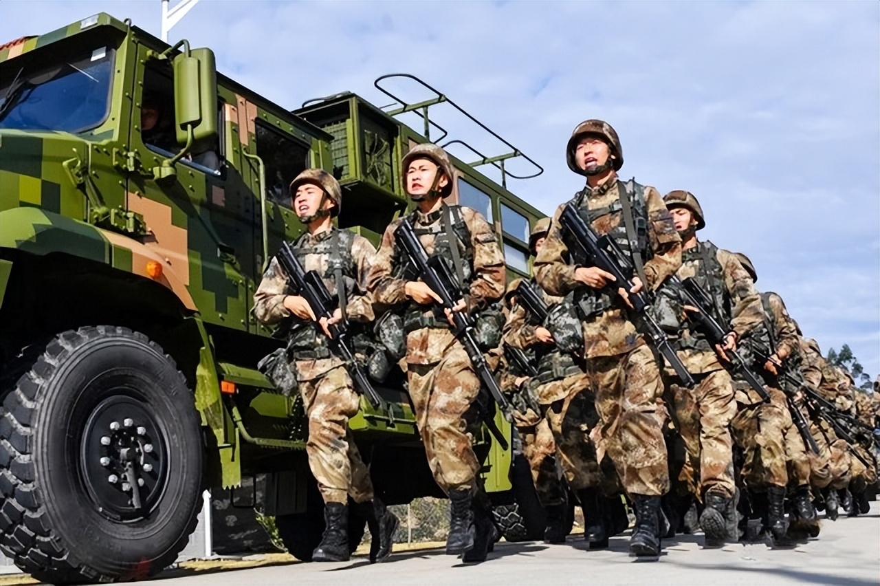 日本二战超级战舰被潜艇击沉,日军超级战舰被击沉