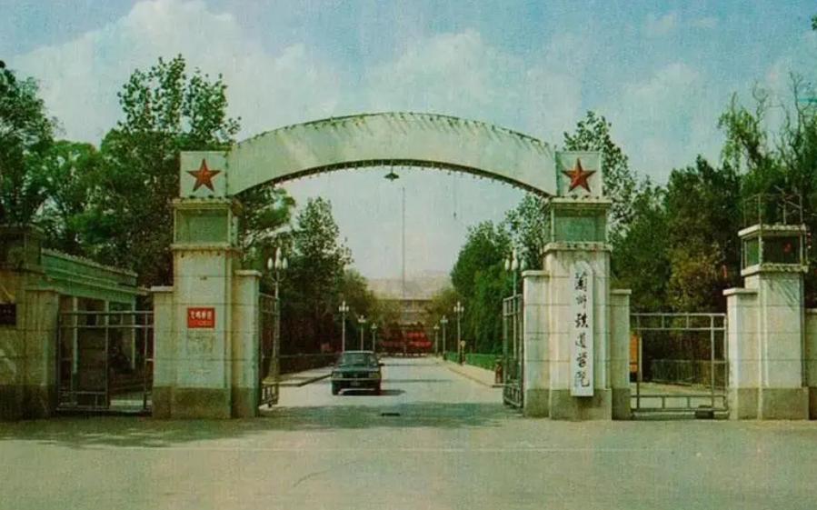 2014年，中国高铁总设计师被判死刑，法庭现场落泪：我对不起人民