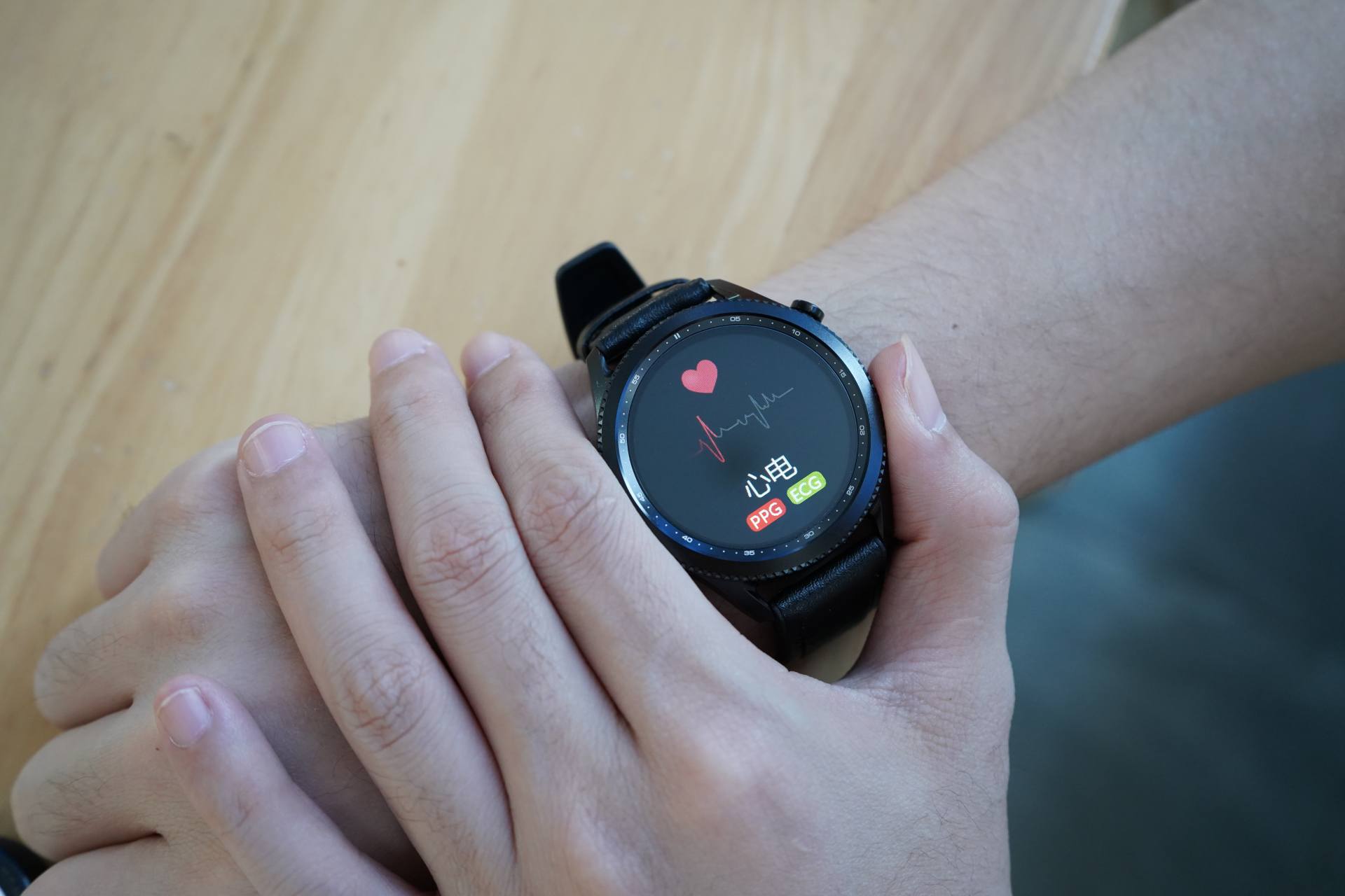 心率血氧监测智能手表哪款好用,监测血压和心率的智能手表排名