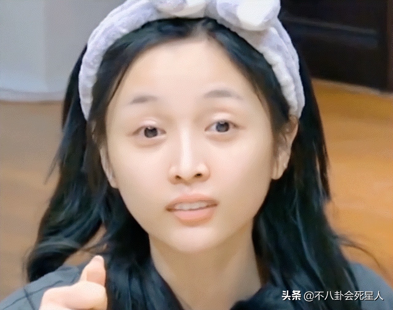 冻龄女神素颜成照妖镜,素颜照妖镜