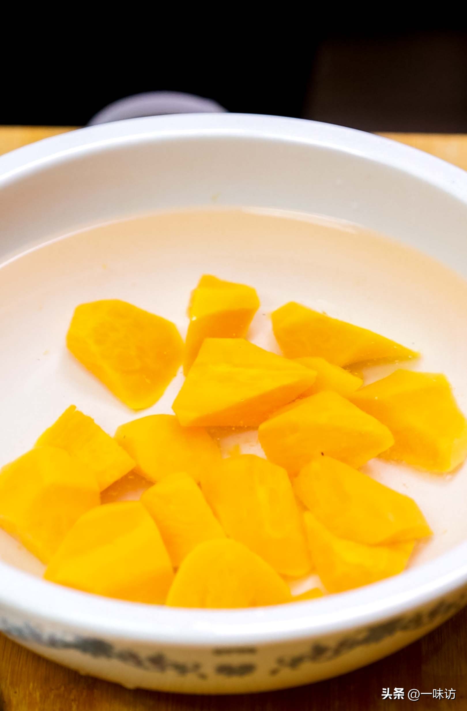 翻沙红薯简单做法,翻沙红薯做法步骤