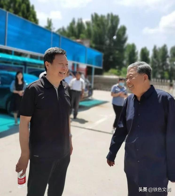 邢台铁道兵部分老战友举行庆八一活动：风雨同舟兵心依旧