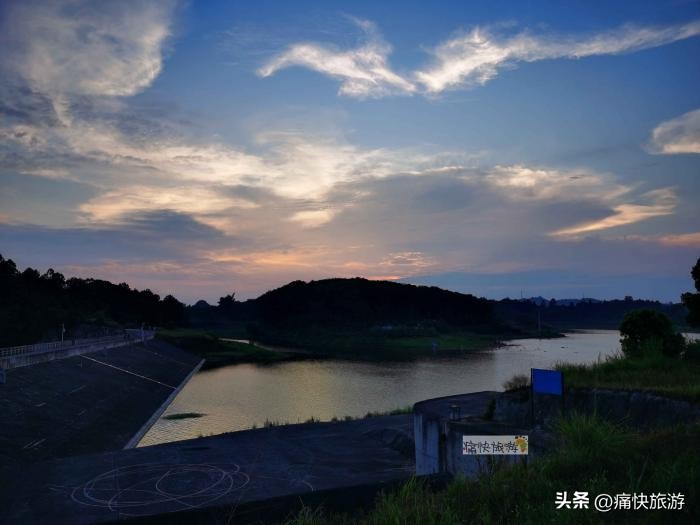 自贡看日落的好地方,自贡夜景打卡景点