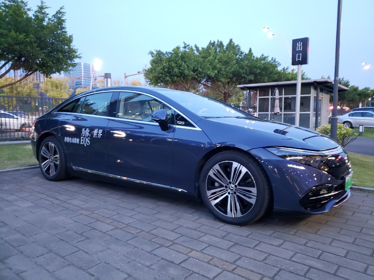 2021红旗e-hs9旗享六座版,红旗ehs9和劳斯莱斯对比