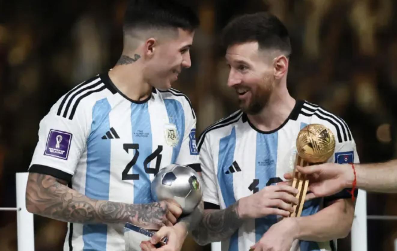 梅西后继有人！足坛再现天才球员，89场进485球