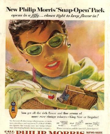 高清老照片：旗人格格大腿岔开豪放洗衣，地主三妻四妾不输女明星