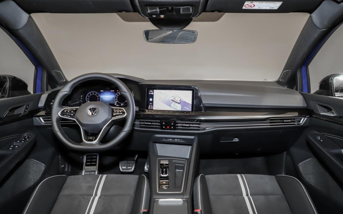 15万落地省油耐用家用紧凑型轿车,家用经济实用型汽车推荐哪款车