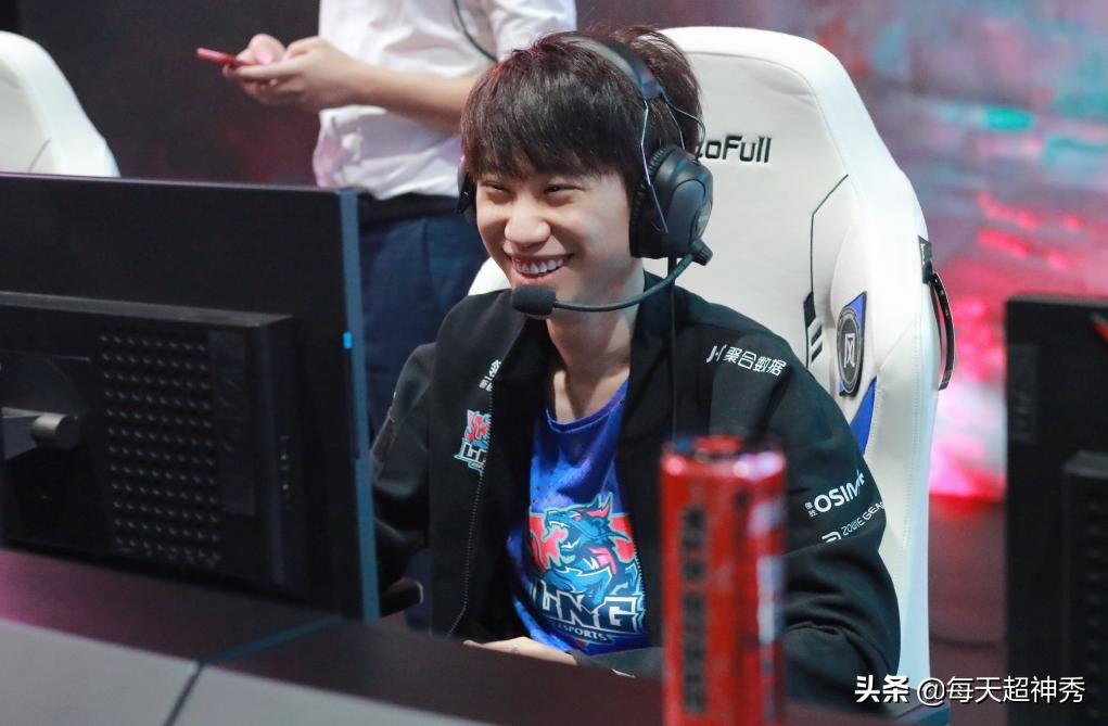 knight强势中单英雄,knight助tes击败dwg集锦