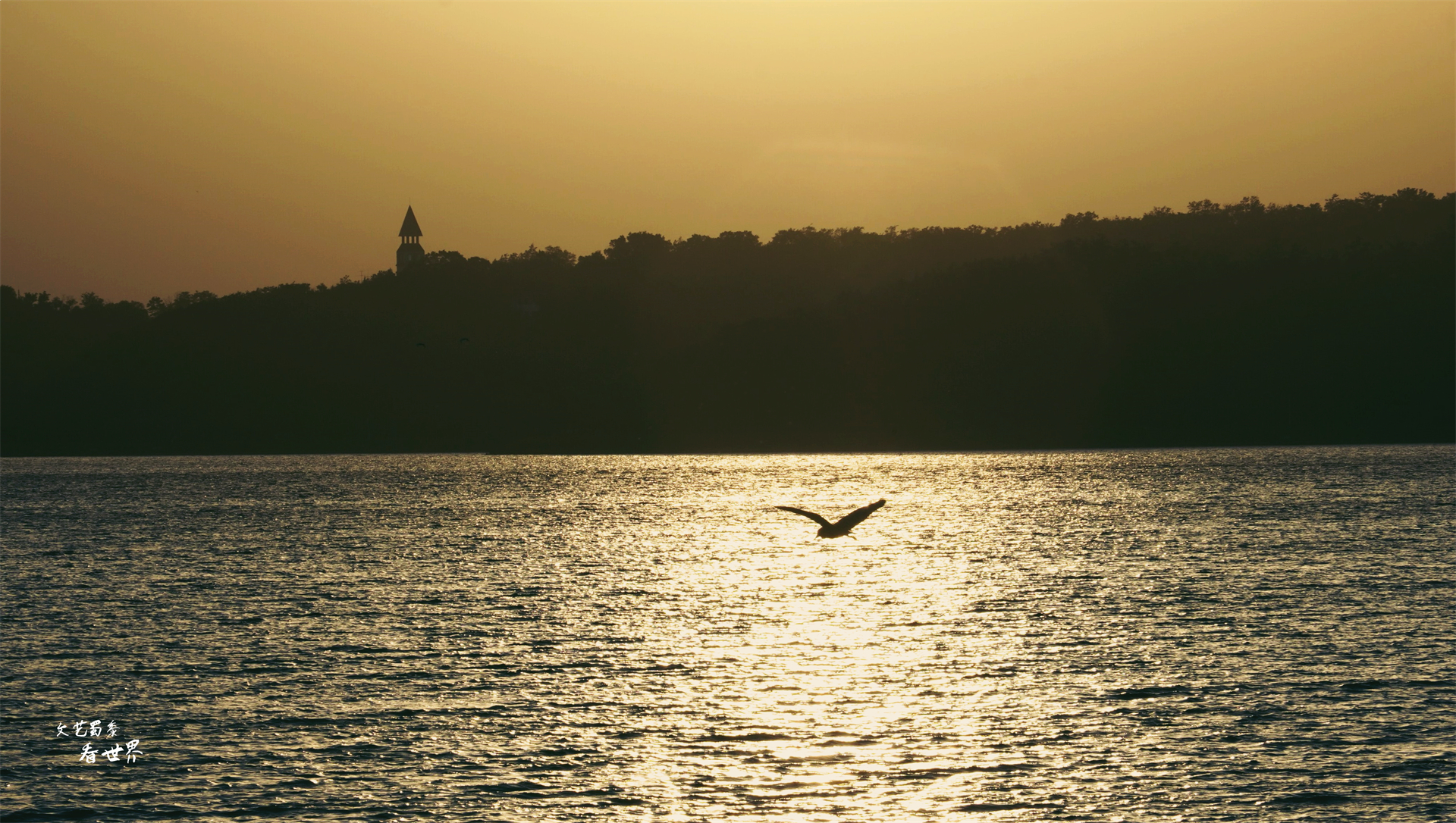 棋盘山是沈阳人民的后花园,春夏秋冬都招人爱,可以爬山环湖滑雪