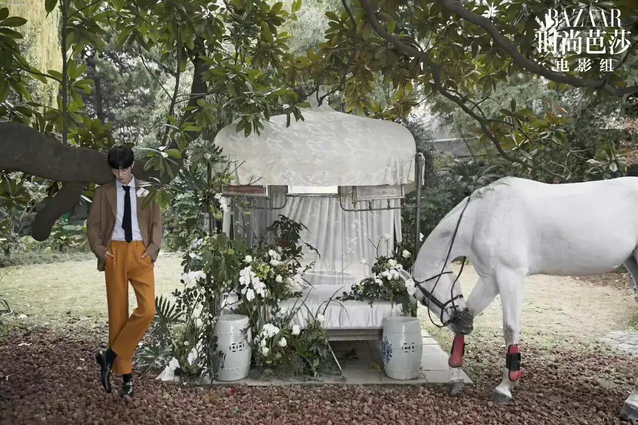 时尚芭莎肖战和谁拍过,时尚芭莎肖战年度盛典照片