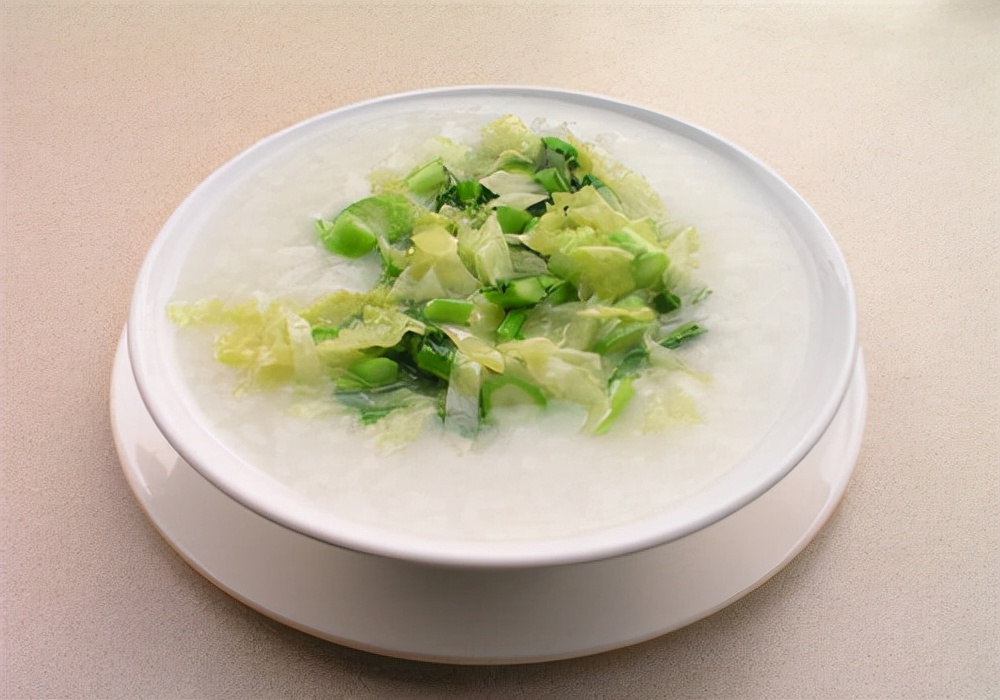 狗不吃东西便秘怎么办,狗便秘是什么引起的呢