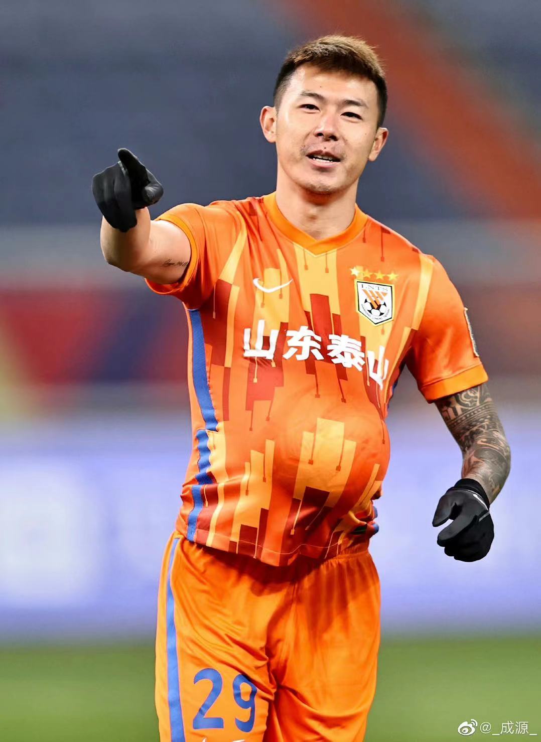 醉酒男子殴打女生被制服判刑了吗,醉酒男殴打女子被警方拘留