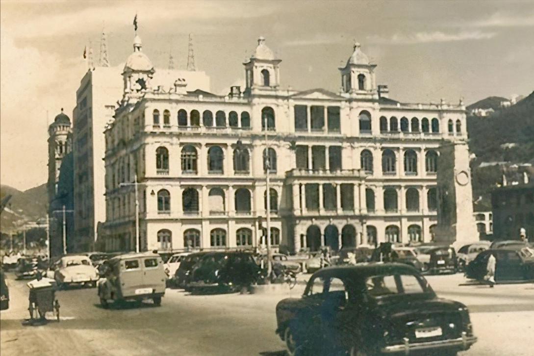 父亲挣的钱从来不帮家里,父亲赚钱却舍不得给儿子花