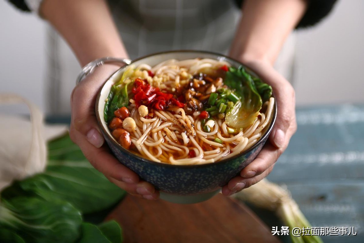 今天才知道，海蜇皮，鸭血都加了“魔芋胶”，看完再决定买不买