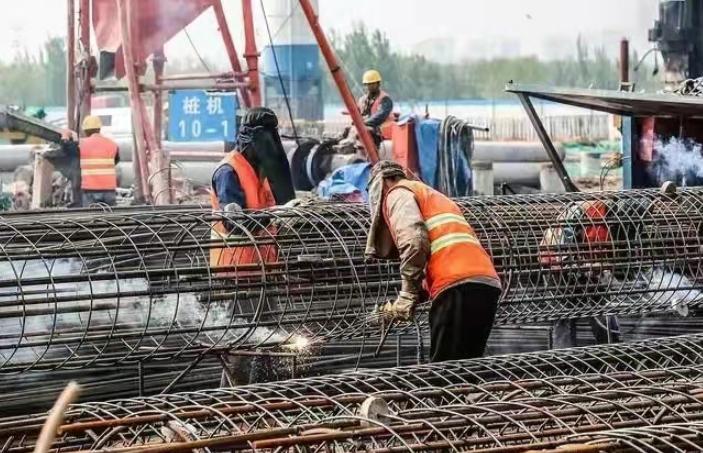 40岁男人在工地如何能快速赚钱,在工地怎么才能快速赚钱