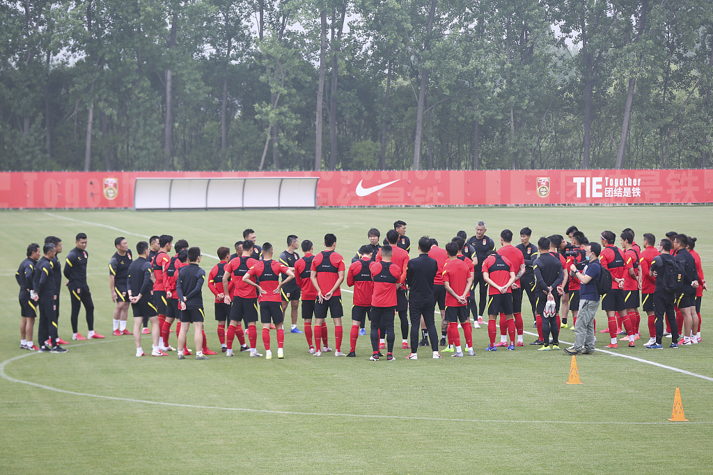 中国足球任重道远冲击2026世界杯,中国足球发展的最大阻碍是什么