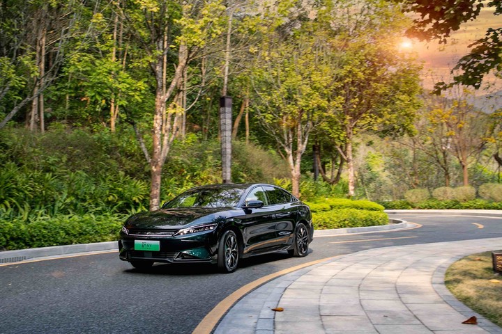 汉EV，用「中式豪华」走出了一条属于自己的路