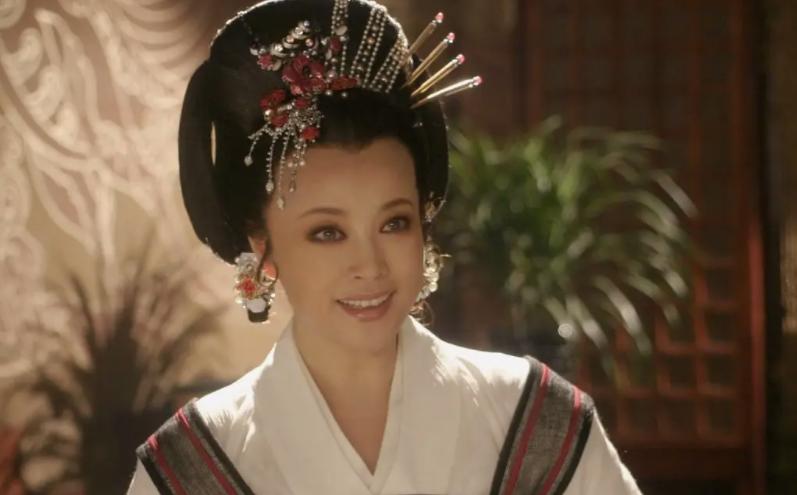 71岁刘晓庆再度演少女,刘晓庆71岁再度出演少女